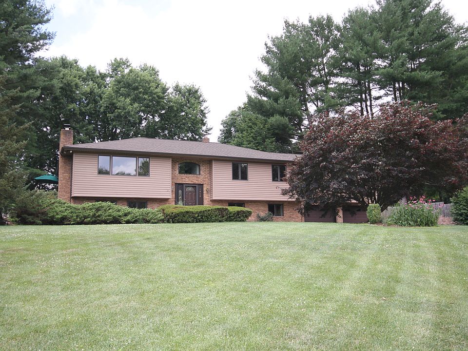 Expansive Front Yard