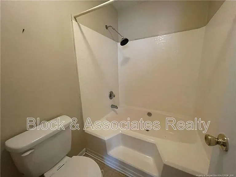 1000 Wood Creek Dr #9 — Photo 11