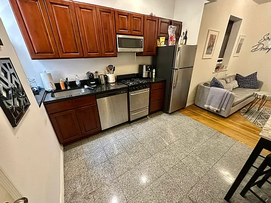 Rented by J PRESTON AND ASSOCIATES INC | media 11