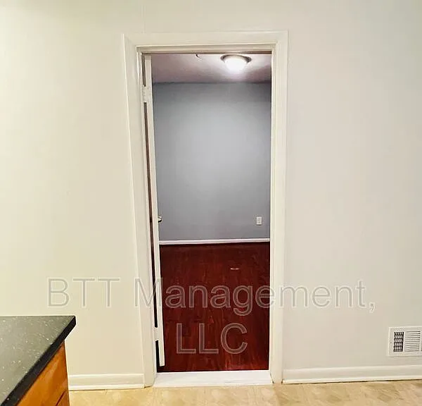 8717 Plymouth St #4 — Photo 26
