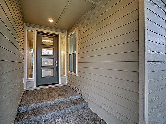 3rd image of 5303 Waldron Dr NE