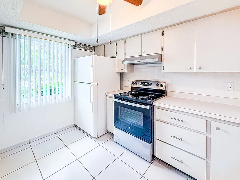 2604 Woodgate Ln #J-6 — Photo 12