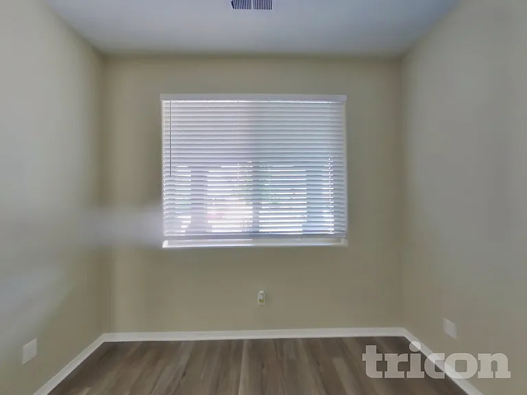 1612 Valle Vista Rd NW — Photo 2