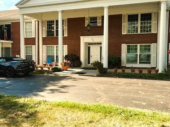 425 W Ridge Dr #6, Fostoria, OH 44830