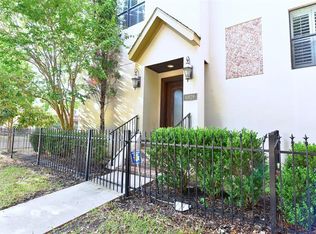 6829 Academy St, Houston, TX 77025