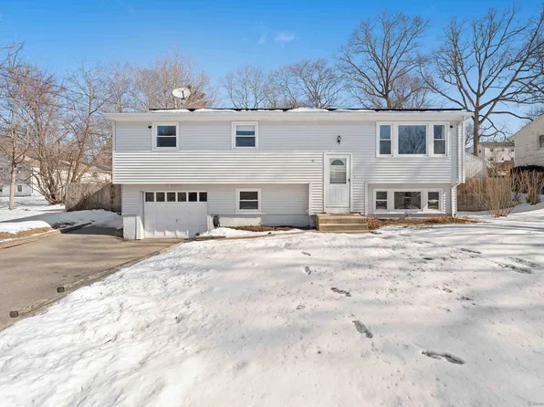 59 Evergreen Lane, Montville, CT 06370