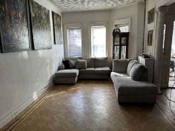 4th image of 3217 Beverley Road