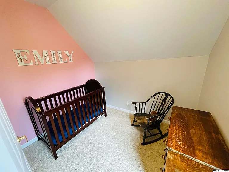 520 Allen Ave — Photo 5