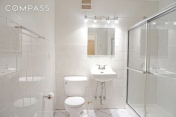 Rented by Compass | media 32