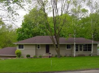 5074 Holiday Rd, Minnetonka, MN 55345