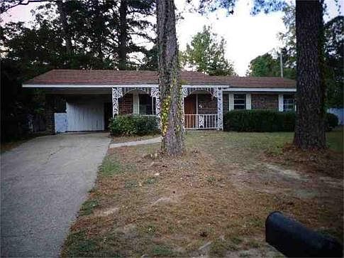 1st image of 104 Broken Pine St