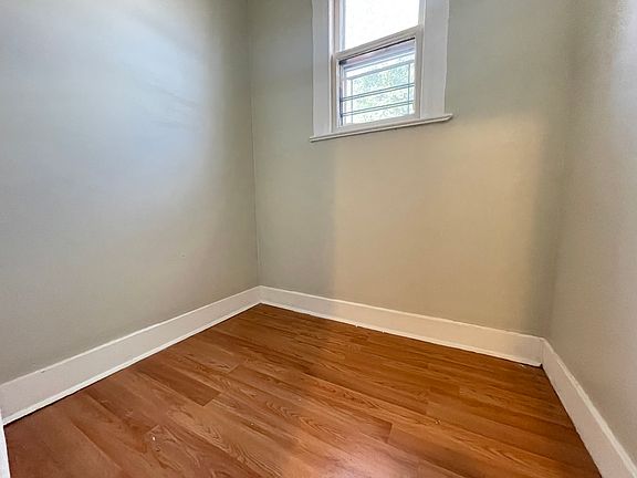 5th image of 267 Chadwick Ave #1E