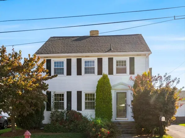34 Spenstone Rd, Cranston, RI 02910