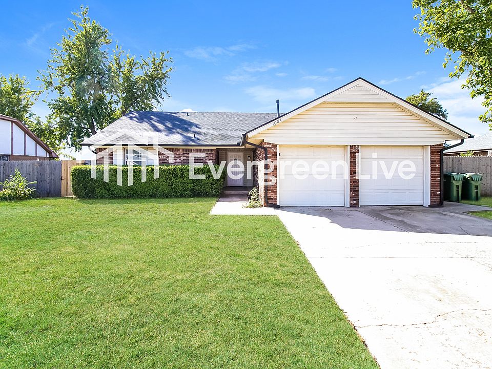 1st image of 1004 Cambridge Dr