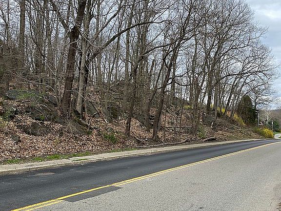 2nd image of Bleakley Ave