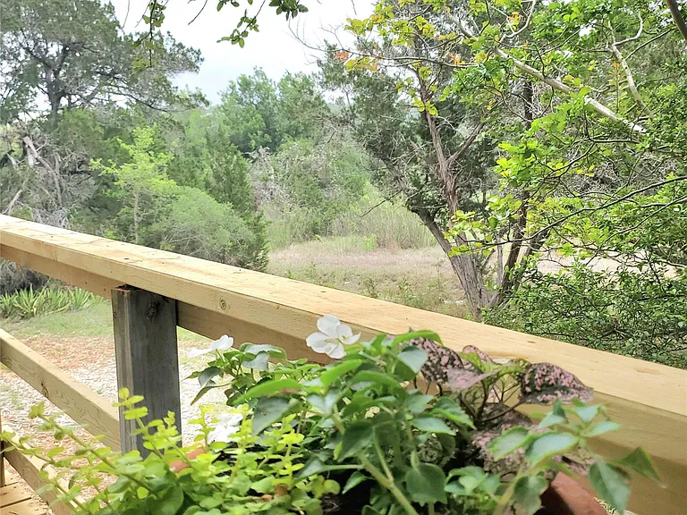 1052 Hidden Hills Dr — Photo 3