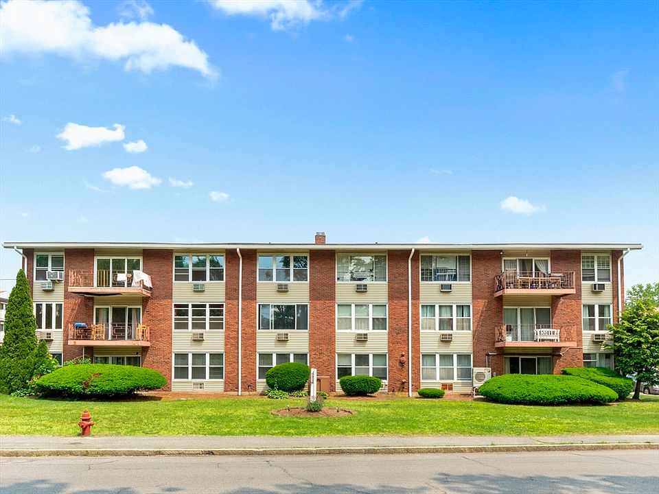 1st image of 977 Westford St APT 4