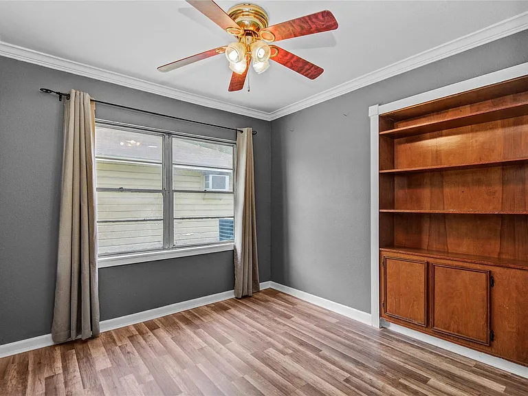 8565 Ridgepoint Dr — Photo 34