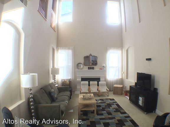 4th image of 3332 Oak Bluff Ln