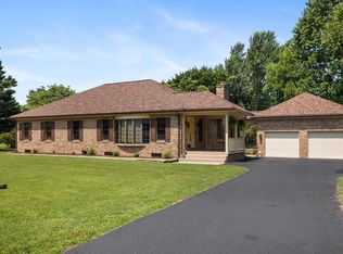 8002 Meadowview Dr, Frederick, MD 21702