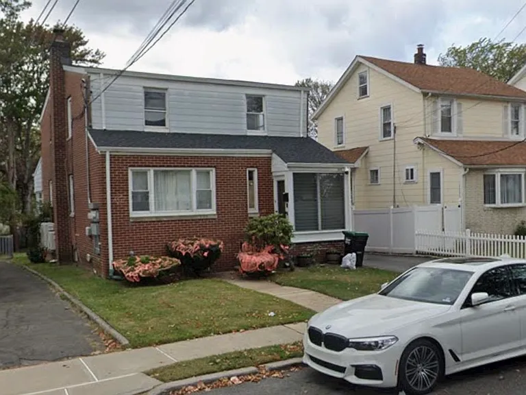 1572 Summit Ave #2 — Photo 19