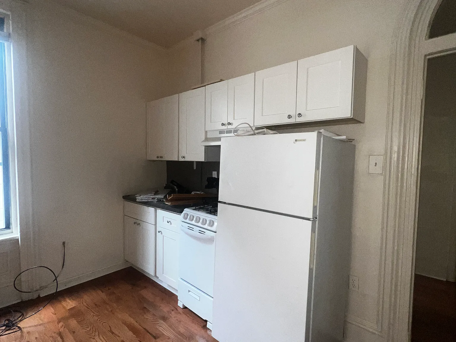 Studio, $1,000 — Photo 3