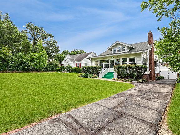 3rd image of 4516 Boulevard Pl
