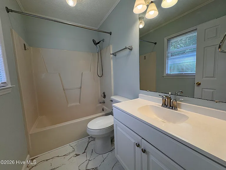 407 Hickory St #UP — Photo 6