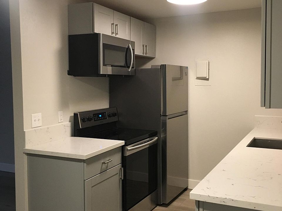 2nd image of 3250 Oneal Cir #11G