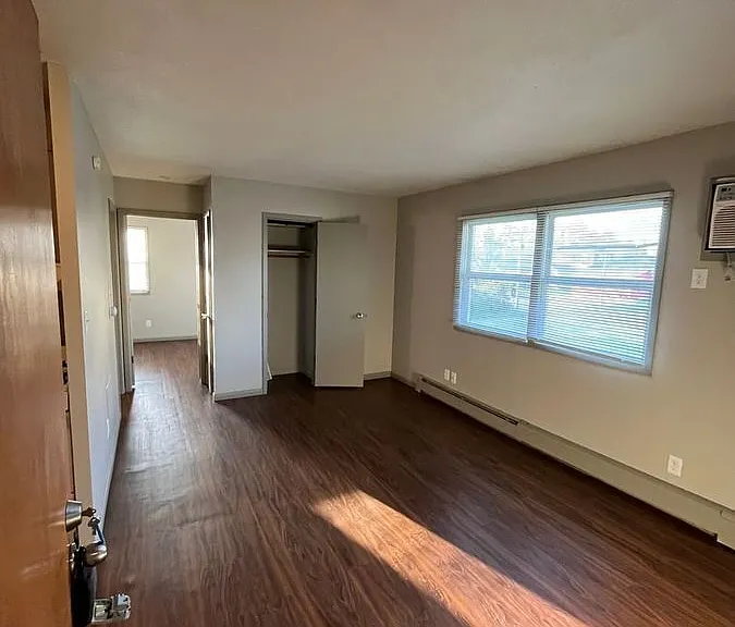 427 N 2nd Ave E #8 — Photo 1