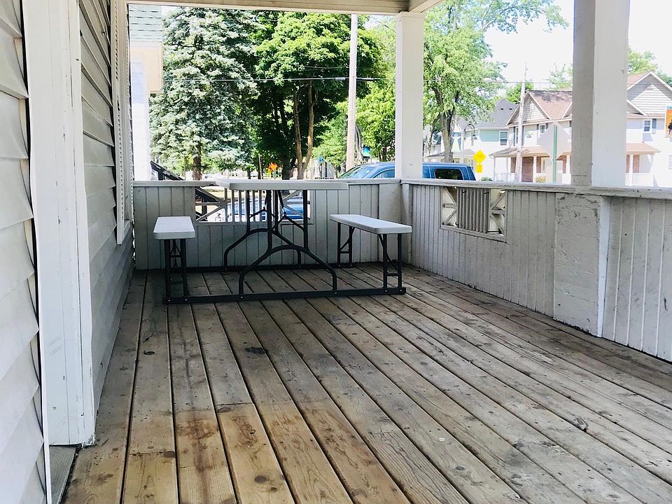 2nd image of 1004 S Main St