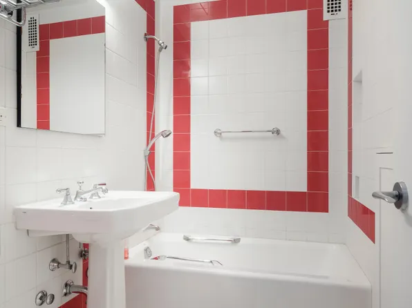 207 East 74th Street image 12 of 12