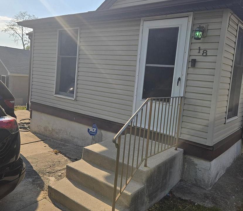 1st image of 18 Newport Ave