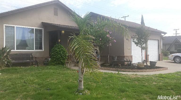 1st image of 605 Sierra St