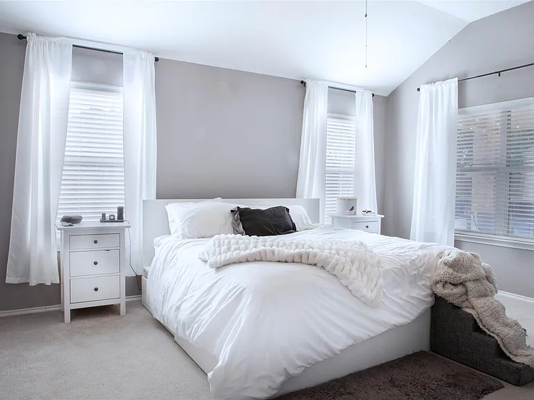 1796 Barton Springs Dr — Photo 12