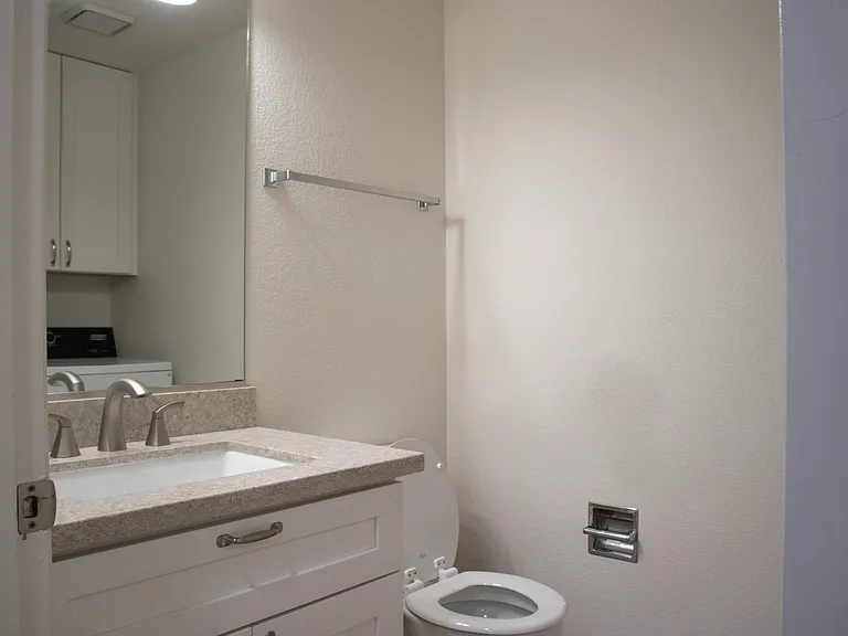 2115 Overlook Dr #B — Photo 2