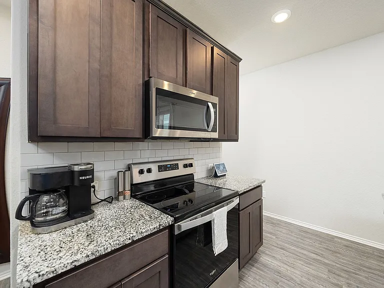 3323 Rosita Way — Photo 4