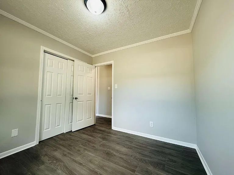 4736 Rosehill Rd — Photo 11