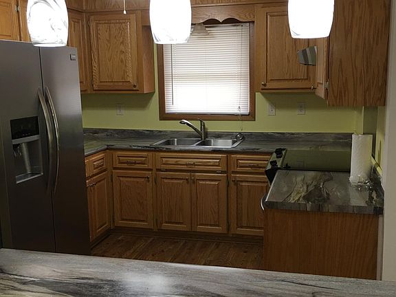 4th image of 4016 Sweetbriar Dr
