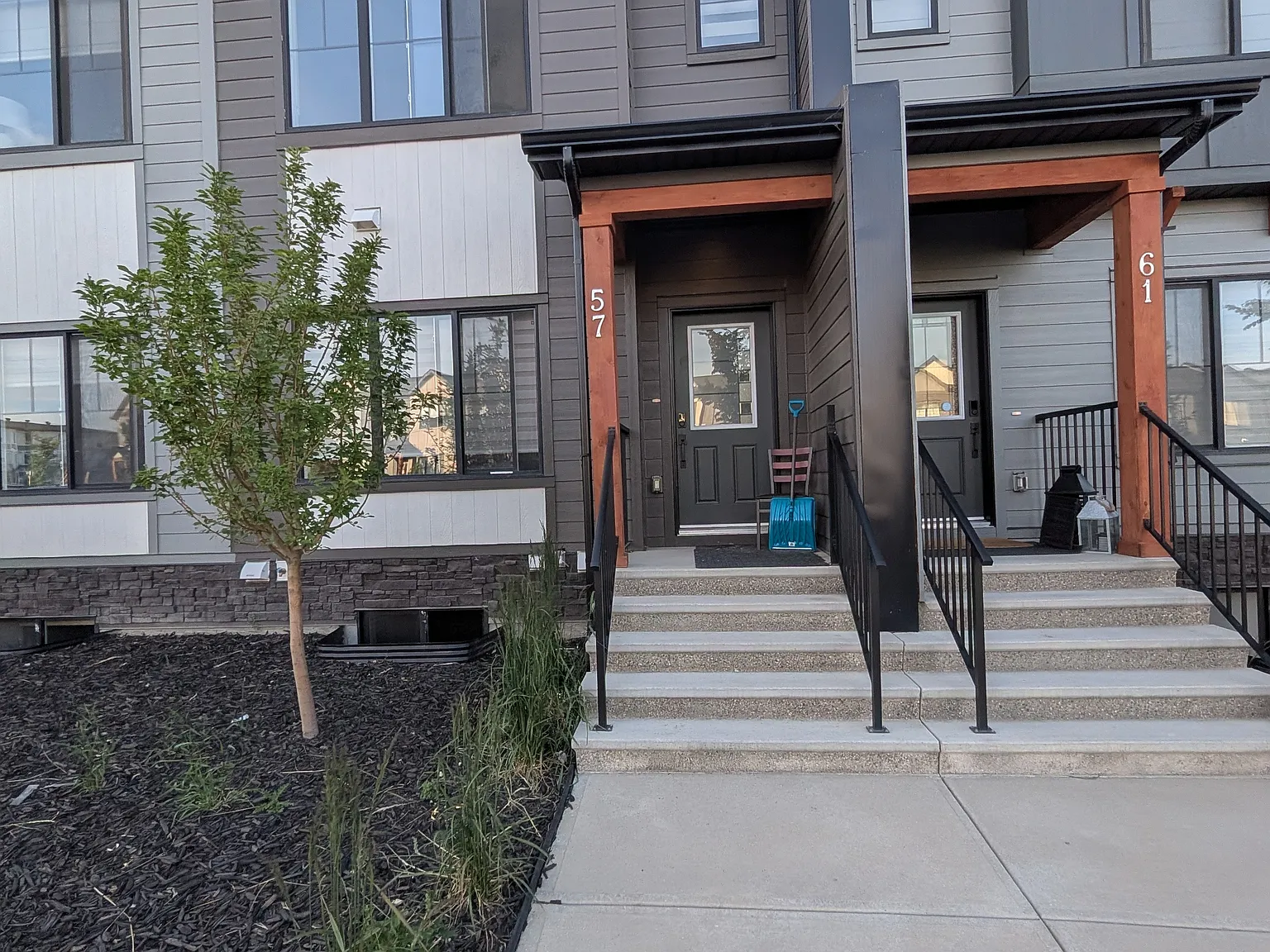 57 Silverton Glen Gate — Photo 1