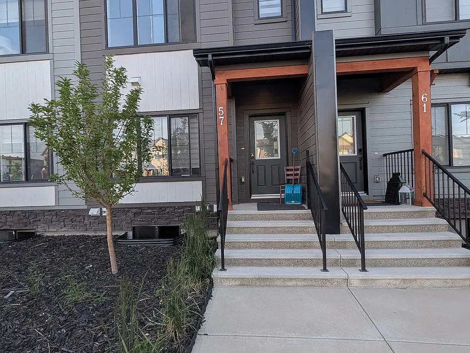 57 Silverton Glen Gate SW #57