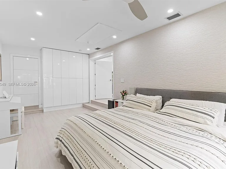 7831 SW 54th Ct — Photo 30