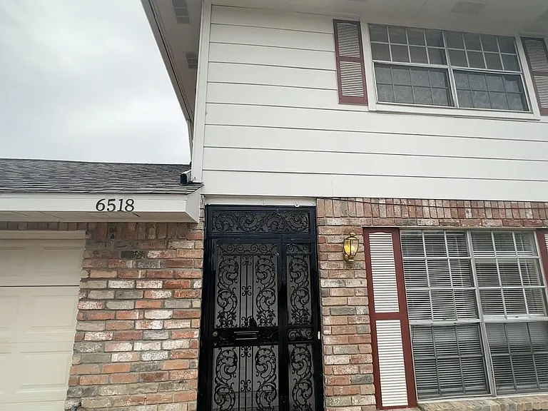 6518 S Briar Bayou Dr — Photo 1