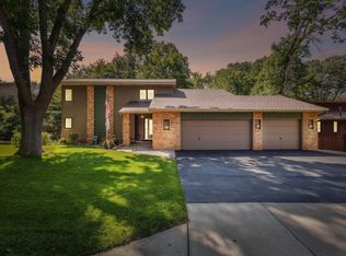 409 Valley High Rd, Burnsville, MN 55337