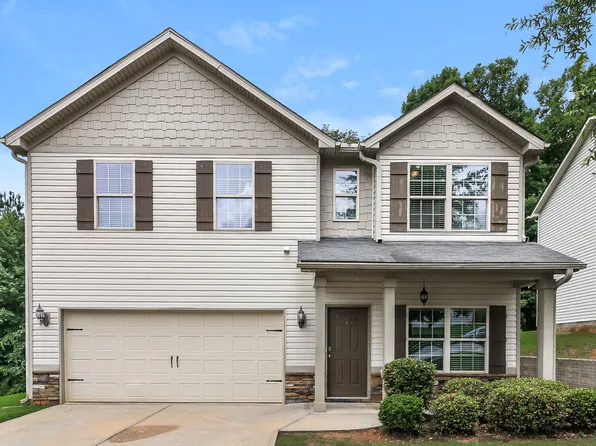 114 Saint Charles Pl, Sharpsburg, GA 30277