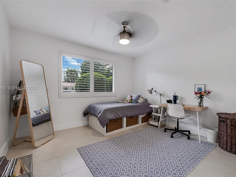5715 SW 56th Ter — Photo 7