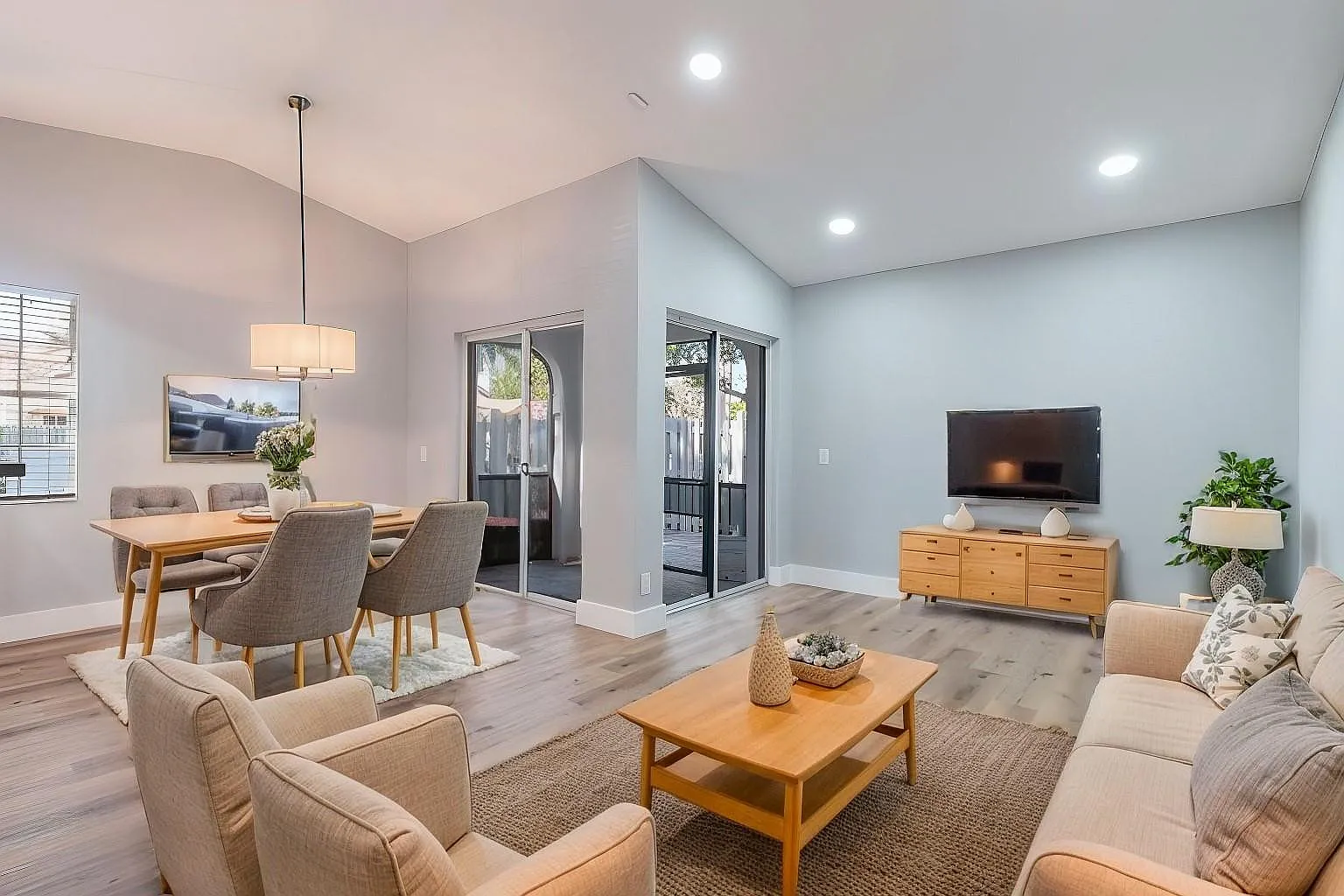 2 bed, 2.0 bath, 995 sqft, $2,850 — Photo 3