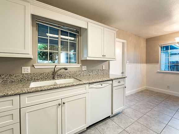 5th image of 3514 E Santa Ana Ave