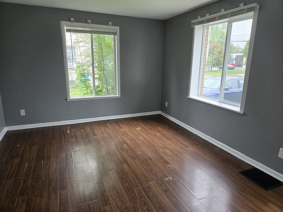 4th image of 2112 Martindale Ave SW