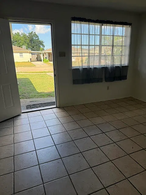 3 bed, $1,595 — Photo 3